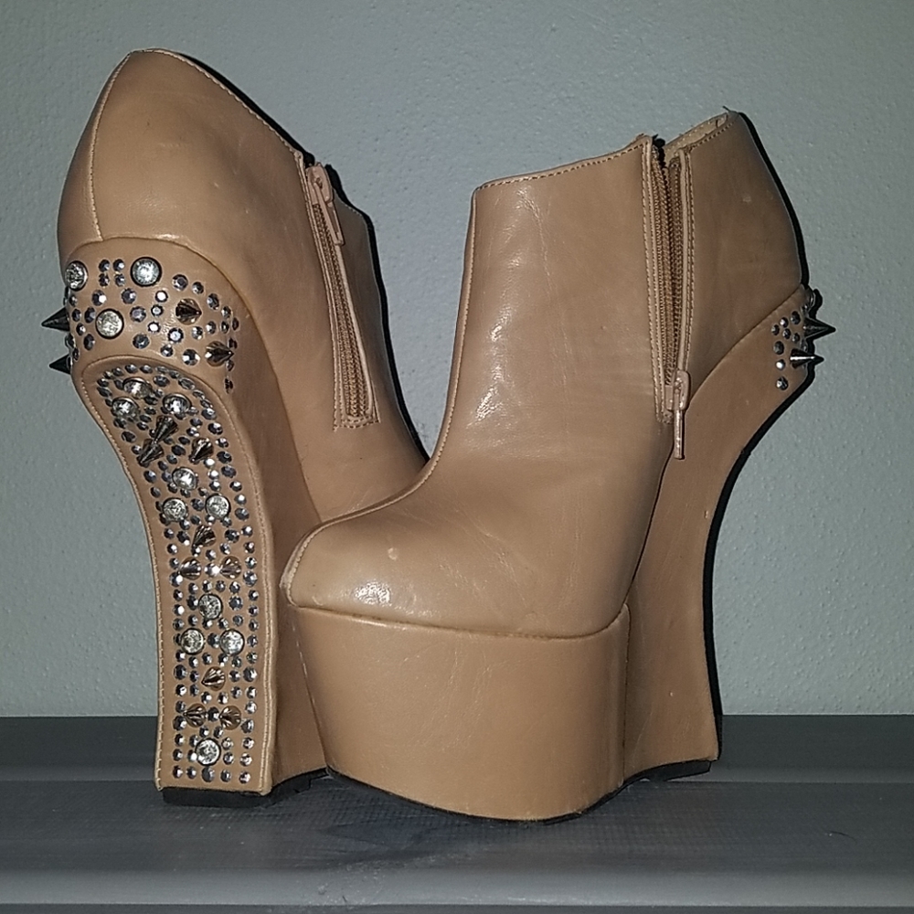 Heel Less Spike Nude Platform Booties
